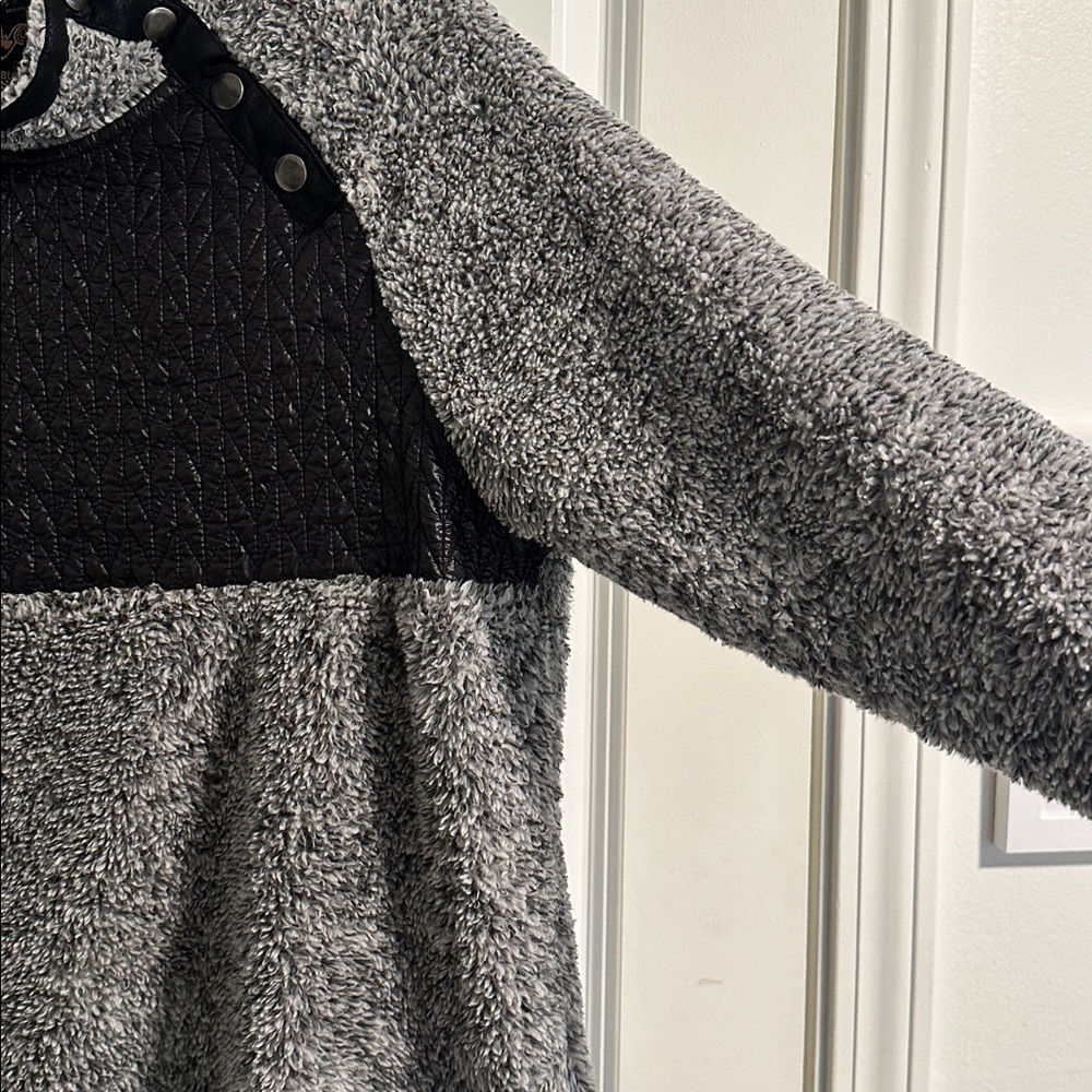 NWOT Wooly Bully Wear Grey Sherpa Turtleneck Jacket size M - Picture 7 of 12